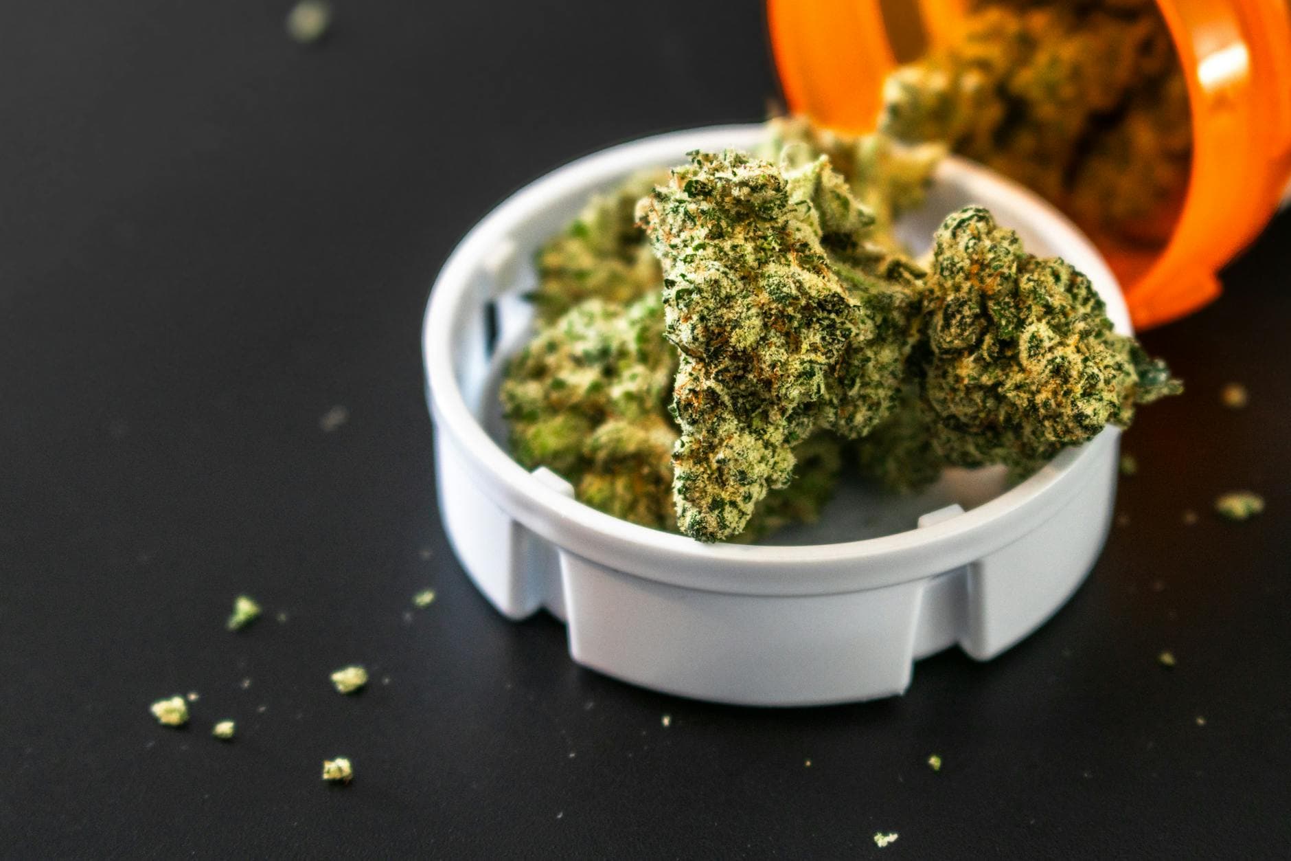 Mixing Cannabis and Alcohol: What Happens and Is It Safe?