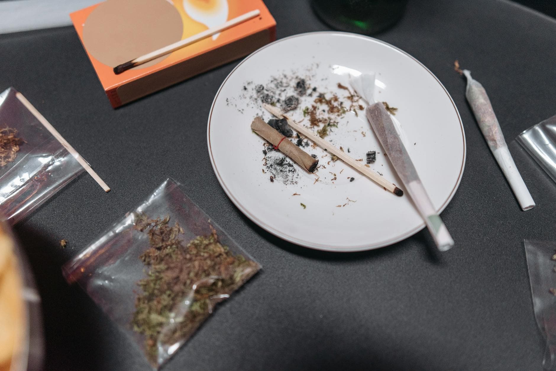How to Roll a Joint: Step-by-Step Beginner Guide
