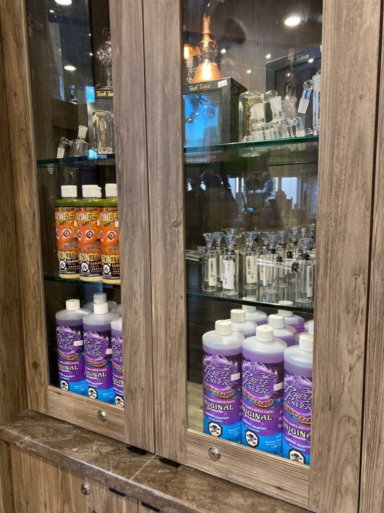 Without access to the actual image or meaningful metadata, I can only reference what little context exists.

Creators Choice