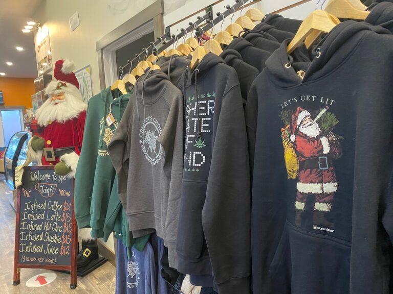 Without product name, category, or visual context beyond the filename and placeholder alt text "creatorschoice," I cannot